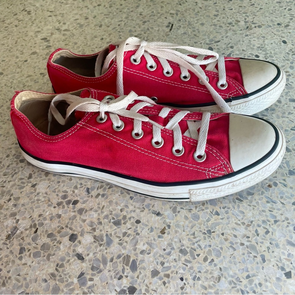WOMENS 9 Red Converse Unisex Chuck Taylor All Star Classic